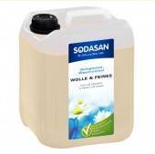 Органическое жидкое средство-концентрат для стирки шерсти, шелка и деликатных тканей