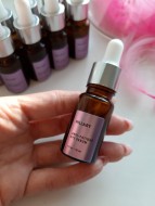 Відновлююча сироватка для шкіри навколо очей